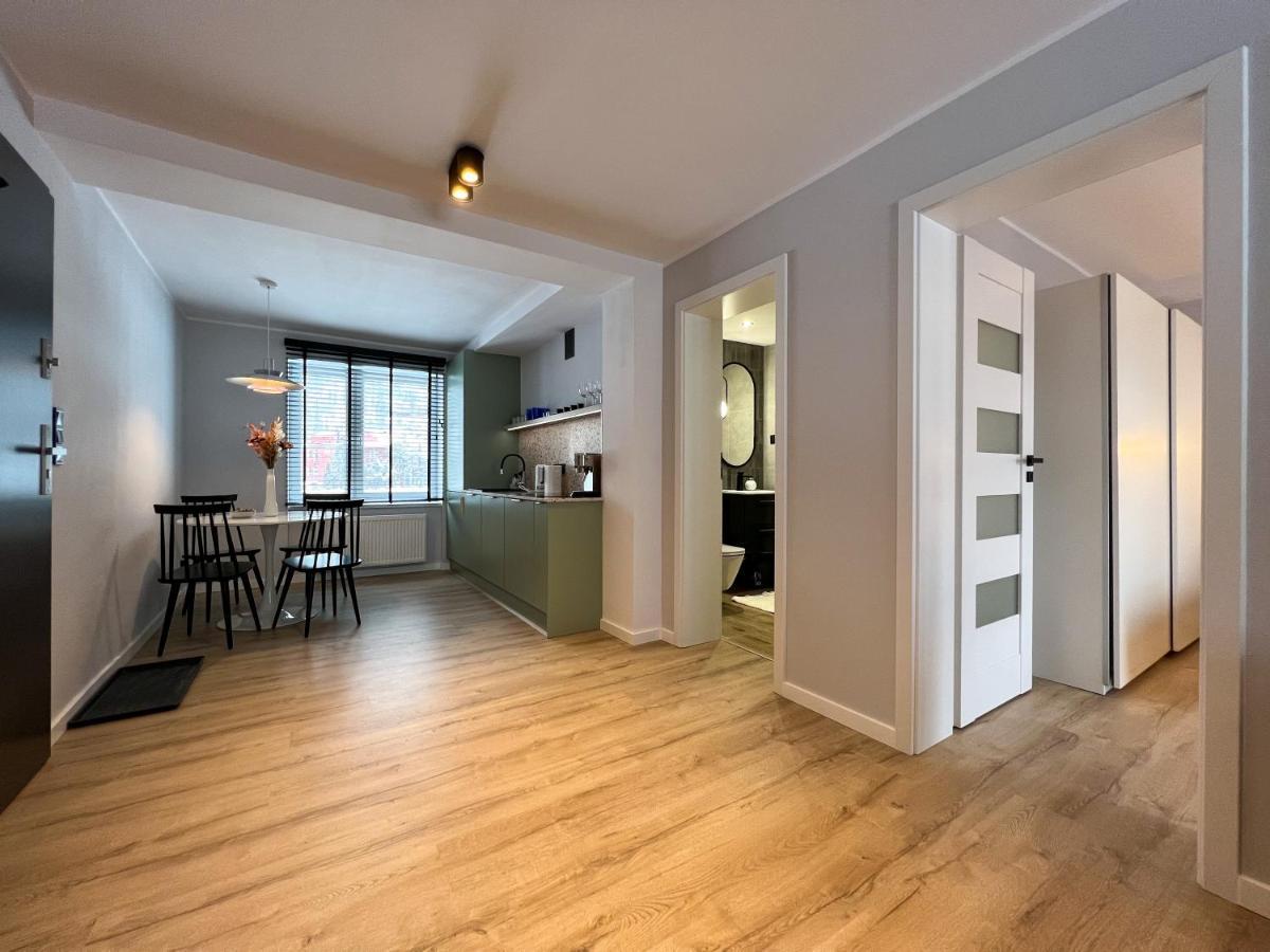 1 Apartment *